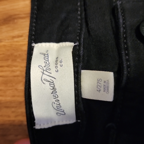 Mid Rise Curvy Skinny Black Jeans - 4/27S - Picture 6 of 9